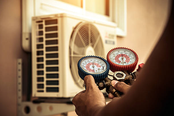 Professional Hvac technician working in Gresham, OR